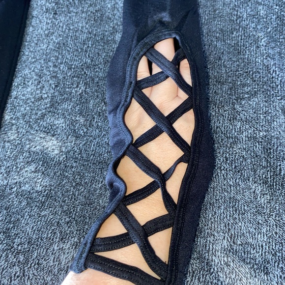 New Zenana Outfitters Black Leggings L/XL - Picture 3 of 8